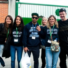 Dr Lance Newey with students in Bogota