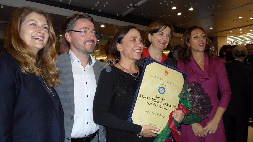 Professor Sara Dolnicar accepts Slovenian award