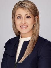 professional headshot of Dr Tina Janamian