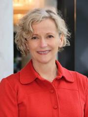 Bettina Cornwell