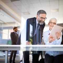 The Power to Reward vs. the Power to Punish: The Influence of Power Framing on Trustworthiness Perceptions and Exploration